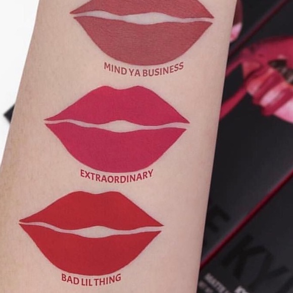 Kylie Matte Lip Kit - Extraordinary - Picture 4 of 4